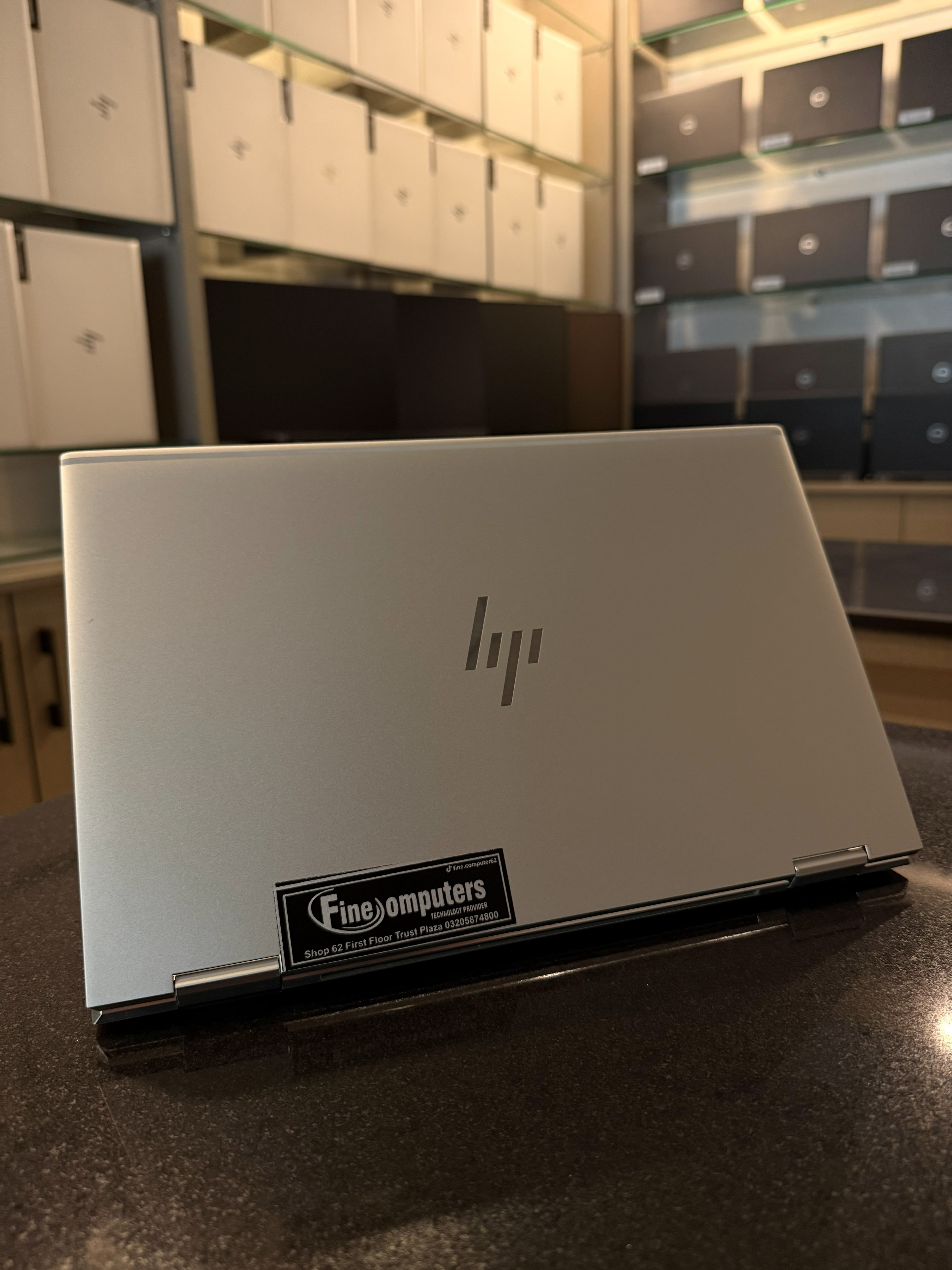HP 1030 G8